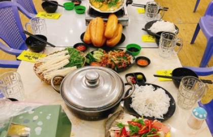 Lẩu Gà Lá É Tam Long – Hương Vị Đậm Đà Cho Những Buổi Tụ Họp
