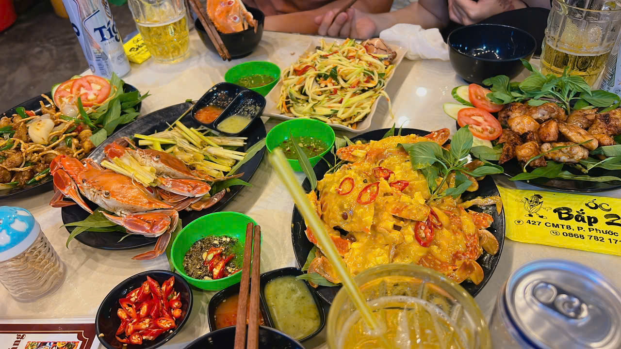 Ốc Bắp 24H quán bán xuyên tết